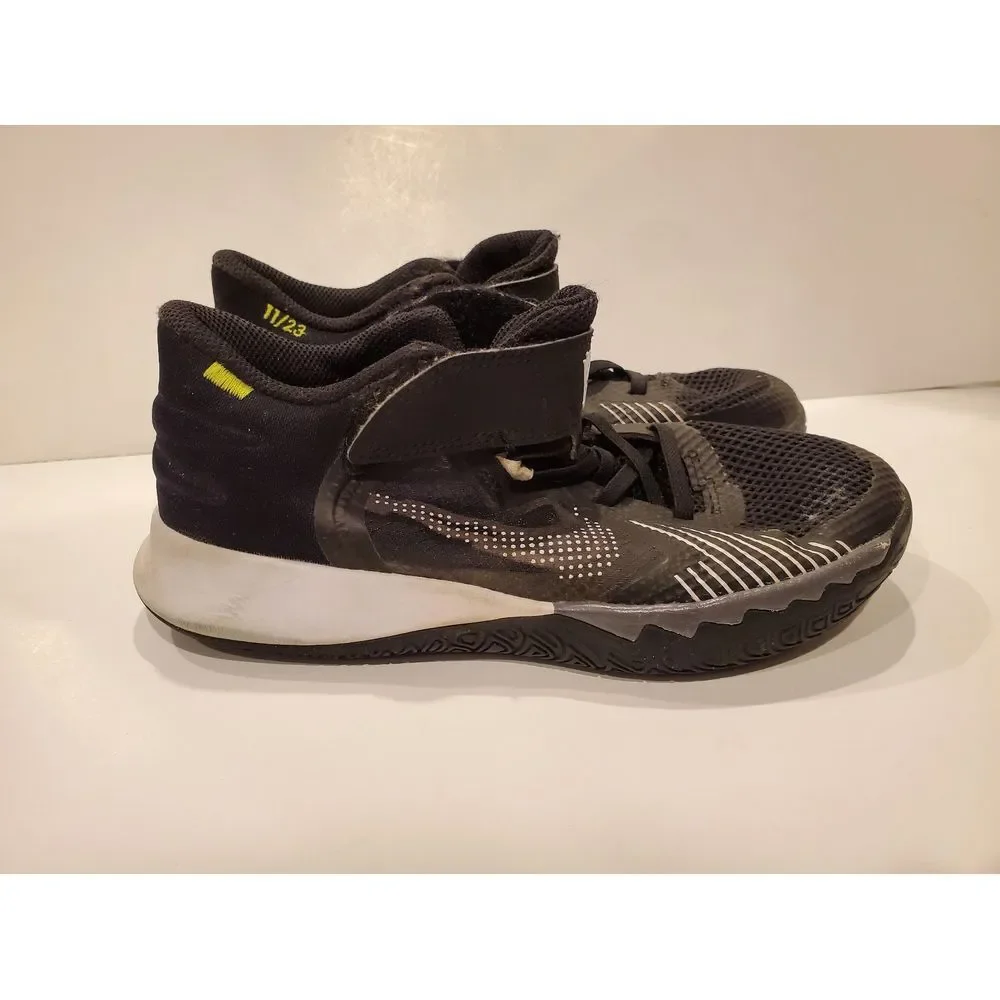 Nike Kyrie Flytrap 5 Boy's Size 3y Black‎ Sneakers Shoes DD0339-002